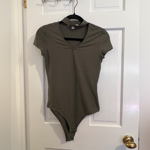 Forest green short sleeve body suit - Never Worn - Size Small - Picture 1 of 4